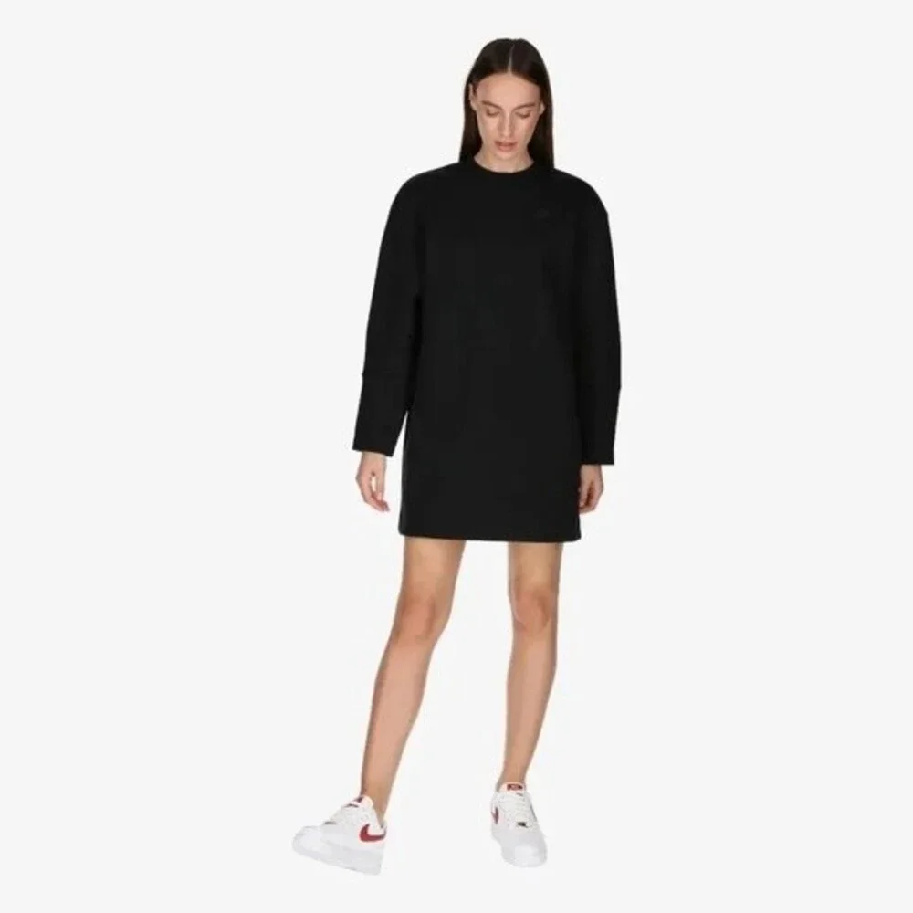 NWOT Nike Sportswear 